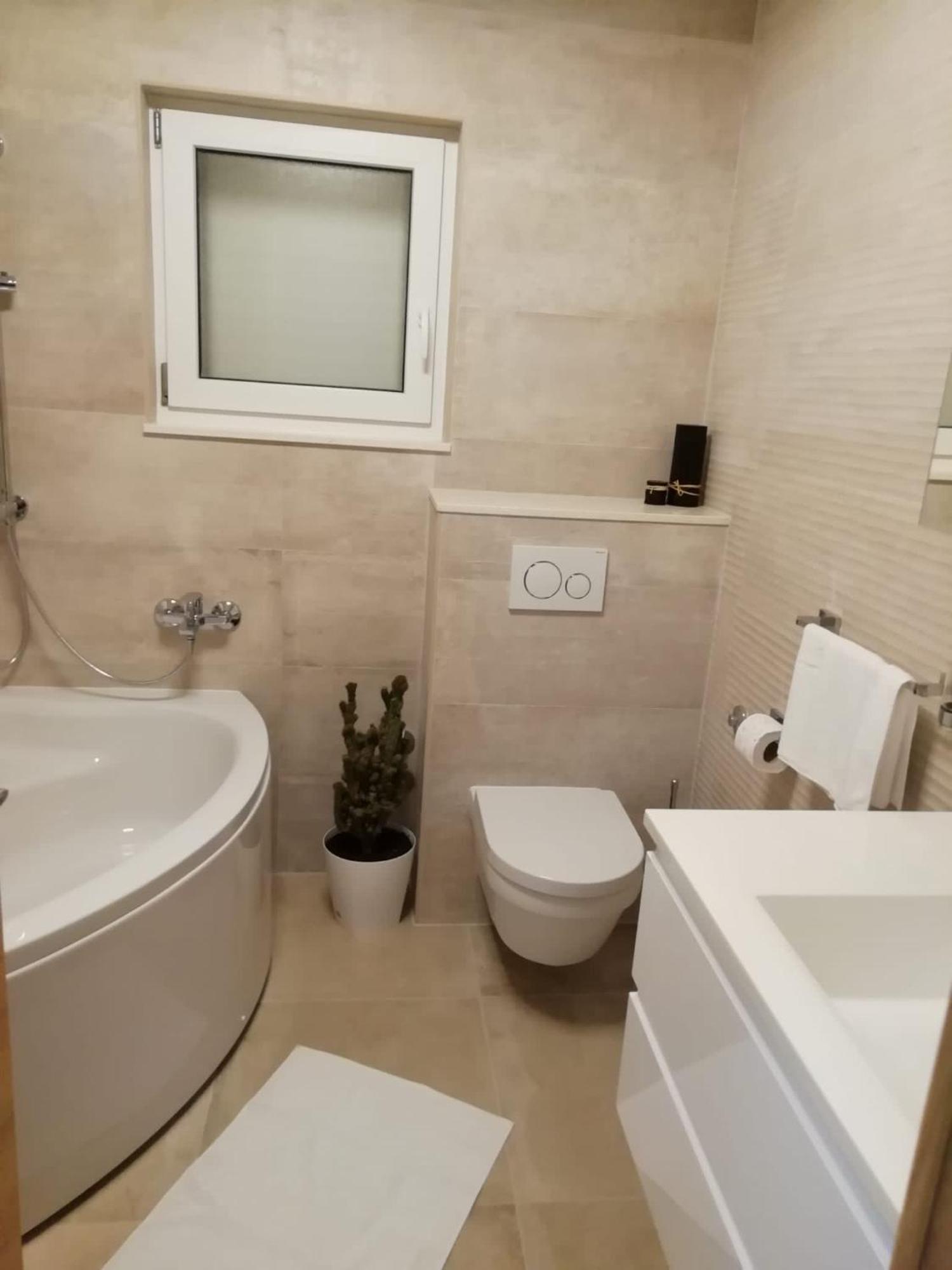 Albatros Appartement Kaštel Sućurac Buitenkant foto